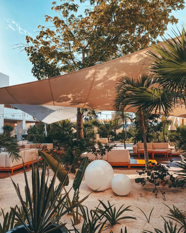 Optimisez votre espace extérieur avec une voile d'ombrage